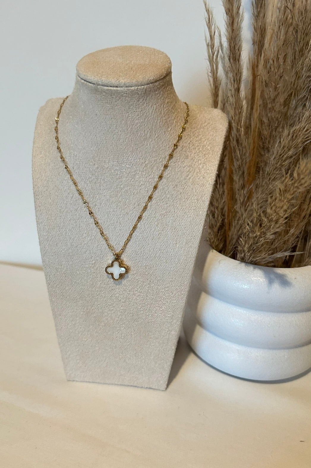 Collar Divine